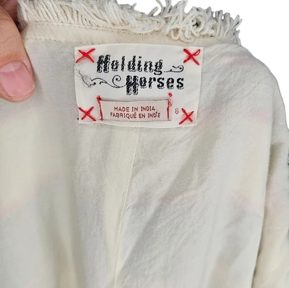 Holding Horses Anthropologies Cream & blue & red stripes w/ fringe v-neck size 6 - Picture 4 of 13